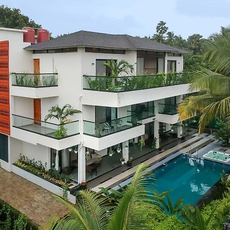 Villa Sereno By Stayvista - An Elegant And Entertaining Retreat Featuring A Swimming Pool, Outdoor Jacuzzi, Modern Interiors, And A Snooker Table Alībāg Eksteriør billede