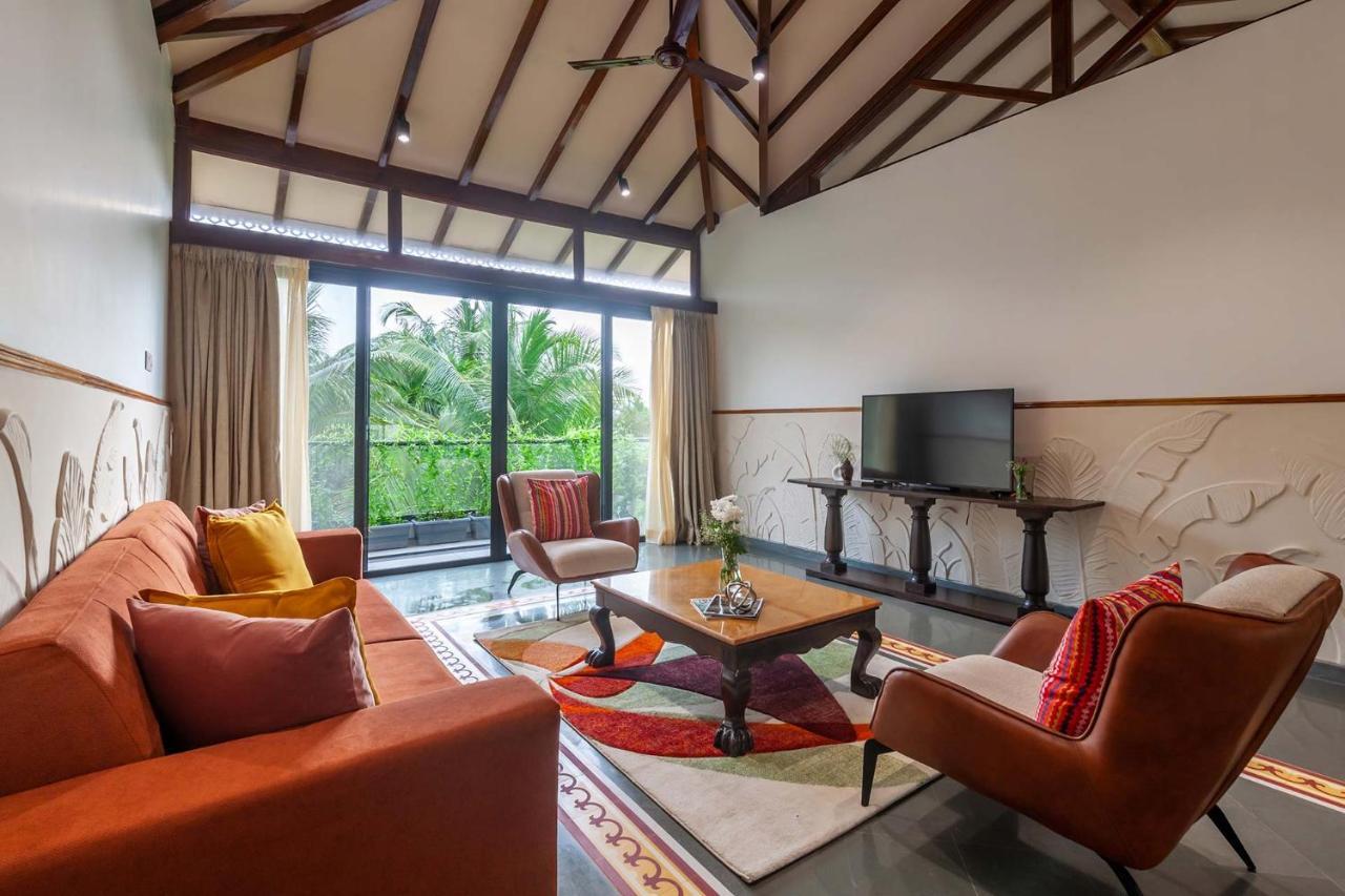 Villa Sereno By Stayvista - An Elegant And Entertaining Retreat Featuring A Swimming Pool, Outdoor Jacuzzi, Modern Interiors, And A Snooker Table Alībāg Eksteriør billede