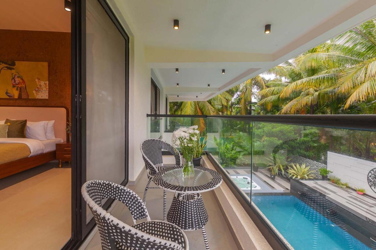 Villa Sereno By Stayvista - An Elegant And Entertaining Retreat Featuring A Swimming Pool, Outdoor Jacuzzi, Modern Interiors, And A Snooker Table Alībāg Eksteriør billede