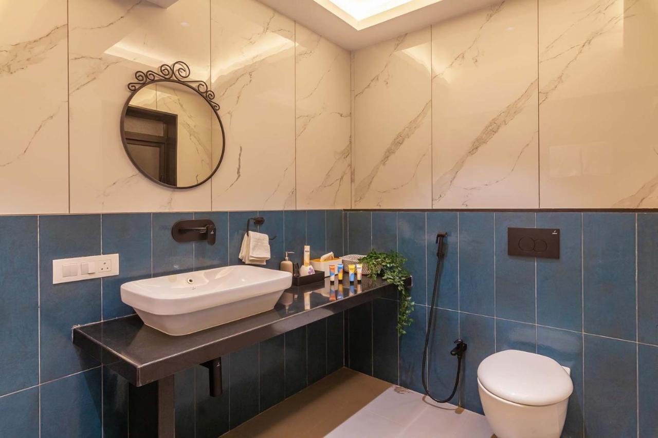 Villa Sereno By Stayvista - An Elegant And Entertaining Retreat Featuring A Swimming Pool, Outdoor Jacuzzi, Modern Interiors, And A Snooker Table Alībāg Eksteriør billede
