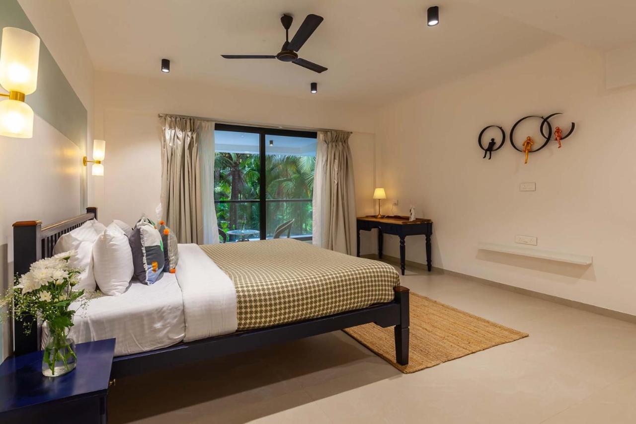 Villa Sereno By Stayvista - An Elegant And Entertaining Retreat Featuring A Swimming Pool, Outdoor Jacuzzi, Modern Interiors, And A Snooker Table Alībāg Eksteriør billede