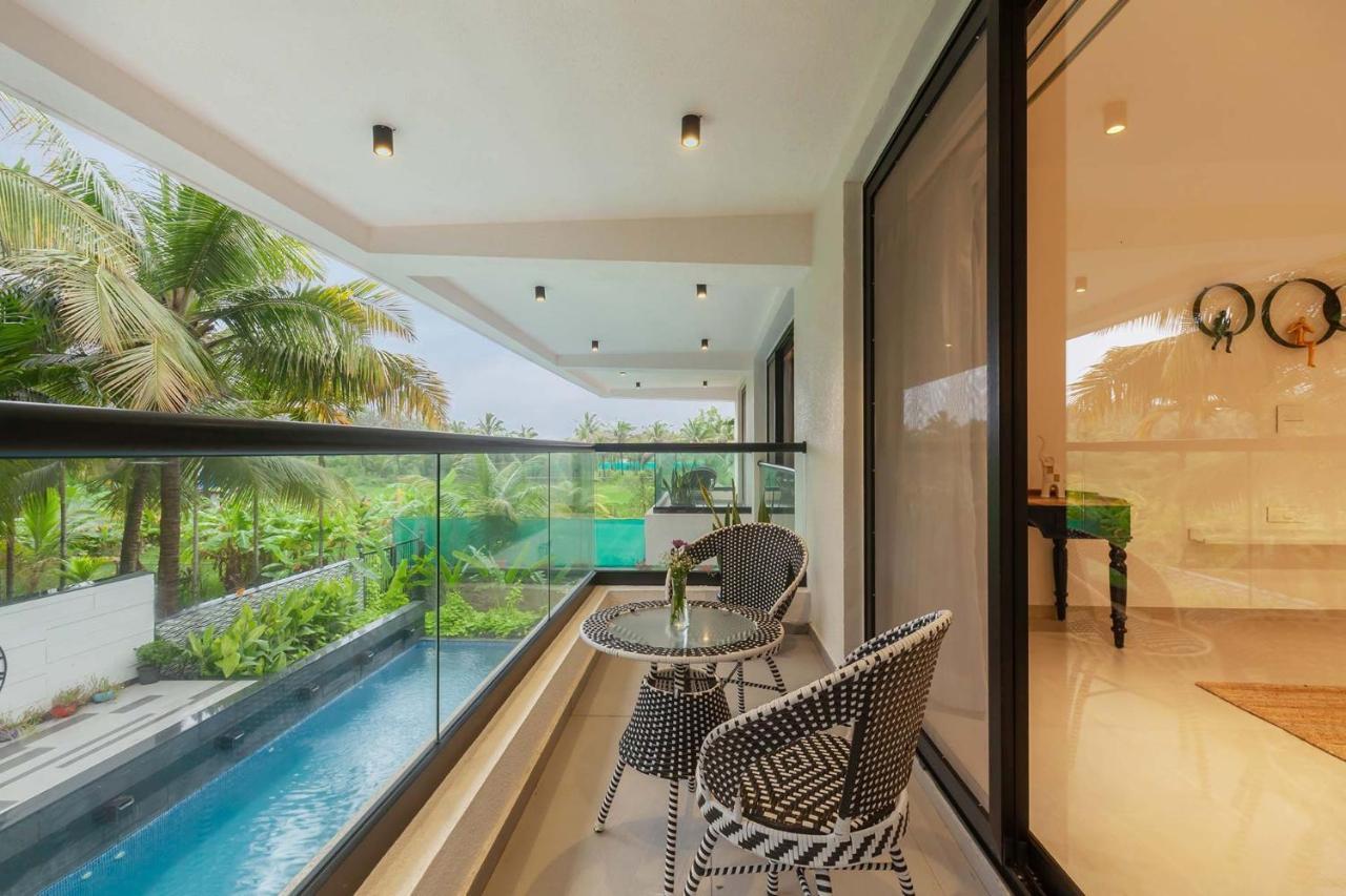 Villa Sereno By Stayvista - An Elegant And Entertaining Retreat Featuring A Swimming Pool, Outdoor Jacuzzi, Modern Interiors, And A Snooker Table Alībāg Eksteriør billede